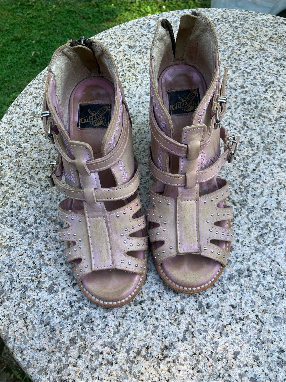 FreeBird Connor Pink / Blush Studded Open-Toe Sandals 7 - Picture 12 of 14